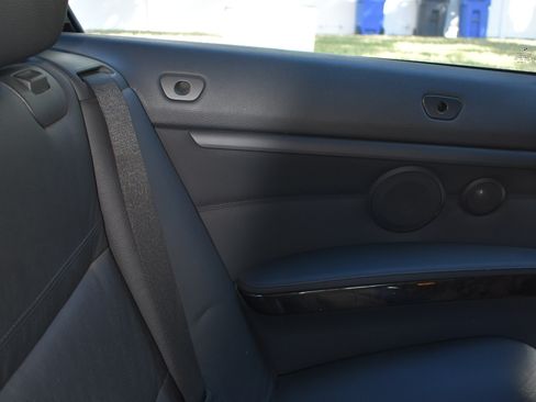 Used 2010 BMW 335i Convertible image 23