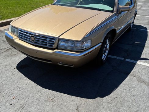 Used 1999 Cadillac Eldorado w/ Comfort/Convenience Pkg image 10