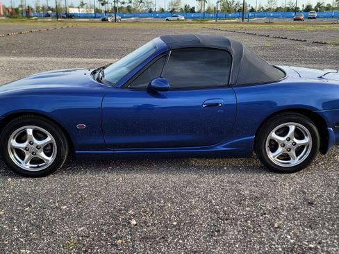 Used 1999 MAZDA MX-5 Miata 10th Anniversary Edition RWD image 13