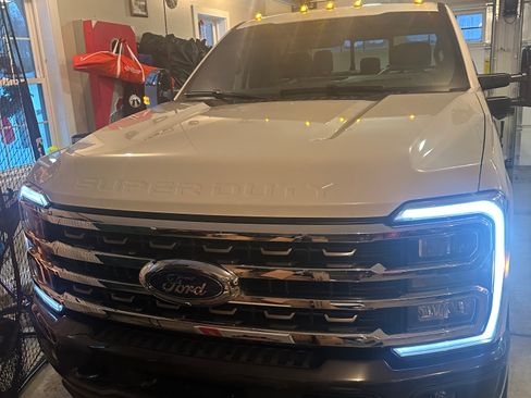 Used 2025 Ford F350 King Ranch w/ FX4 Off-Road Package image 13