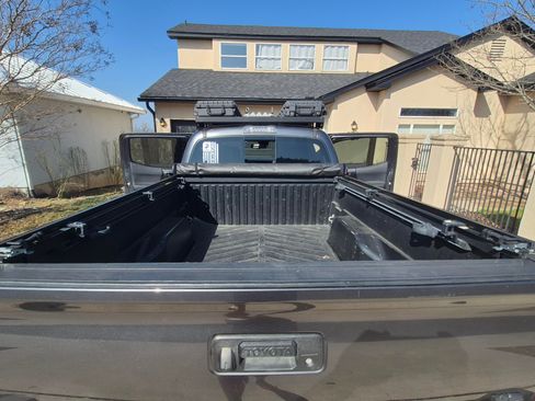 Used 2019 Toyota Tacoma TRD Off-Road w/ Technology Package image 17