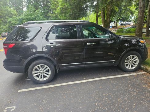 Used 2013 Ford Explorer XLT AWD/4WD image 8