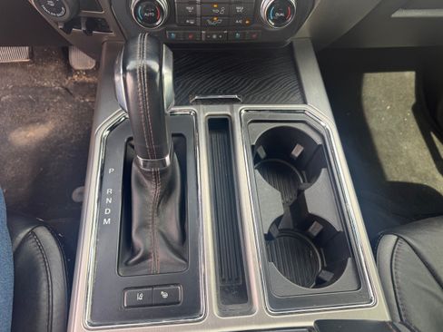 Used 2019 Ford F150 Platinum w/ Technology Package AWD/4WD image 17