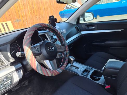 Used 2011 Subaru Outback 2.5i Premium w/ All-Weather Pkg image 10