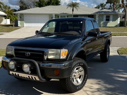 Used 1999 Toyota Tacoma 4x4 Xtracab V6 image 1