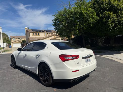 Used 2017 Maserati Ghibli S image 8