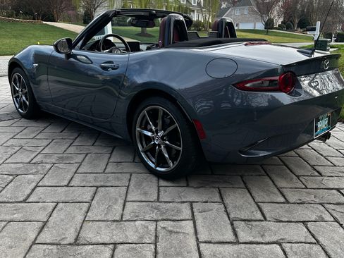 Used 2020 MAZDA MX-5 Miata Grand Touring image 11