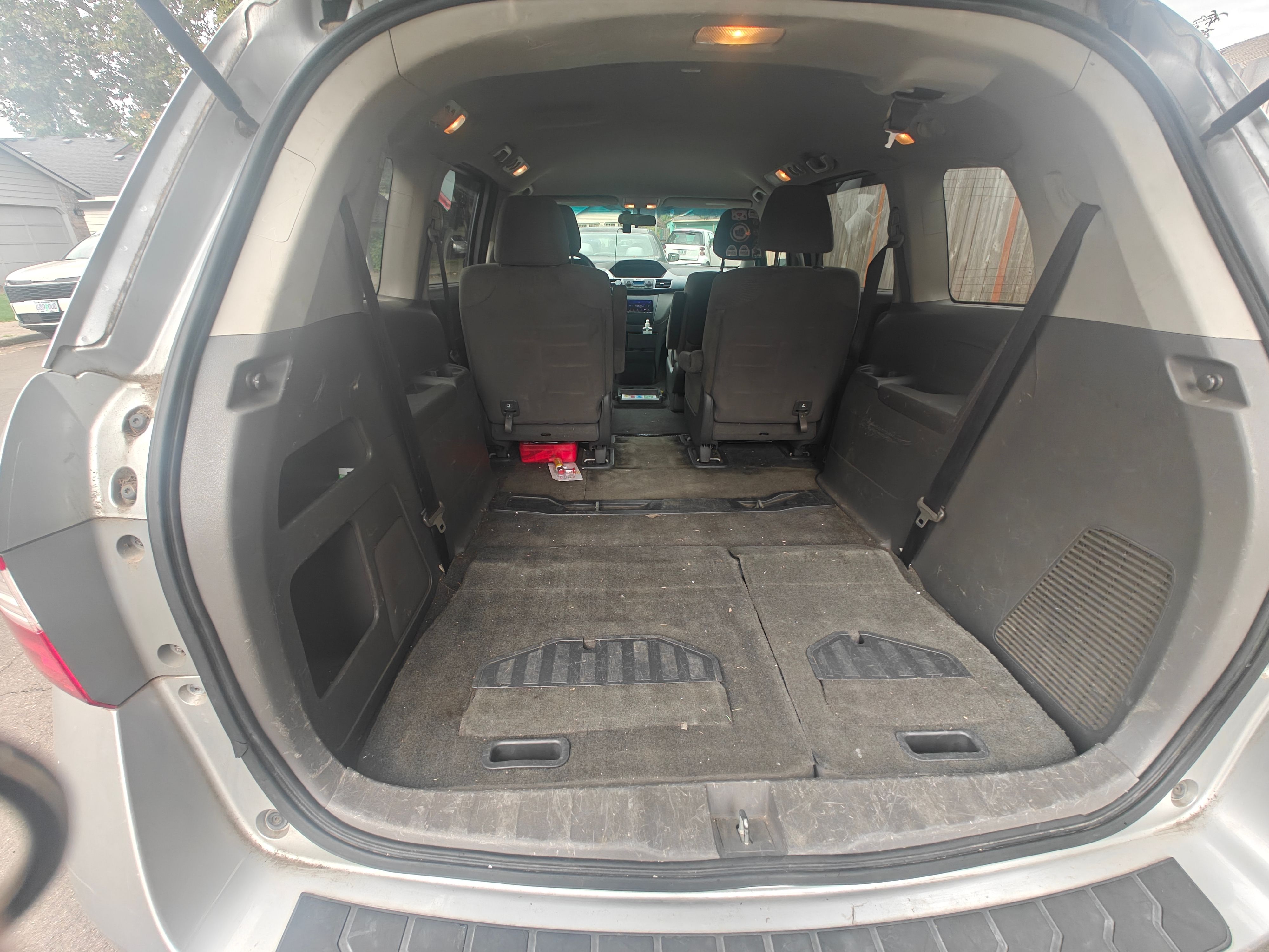 Used 2012 Honda Odyssey LX image 8
