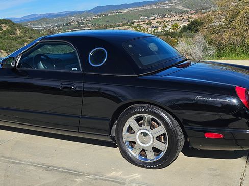 Used 2004 Ford Thunderbird image 9