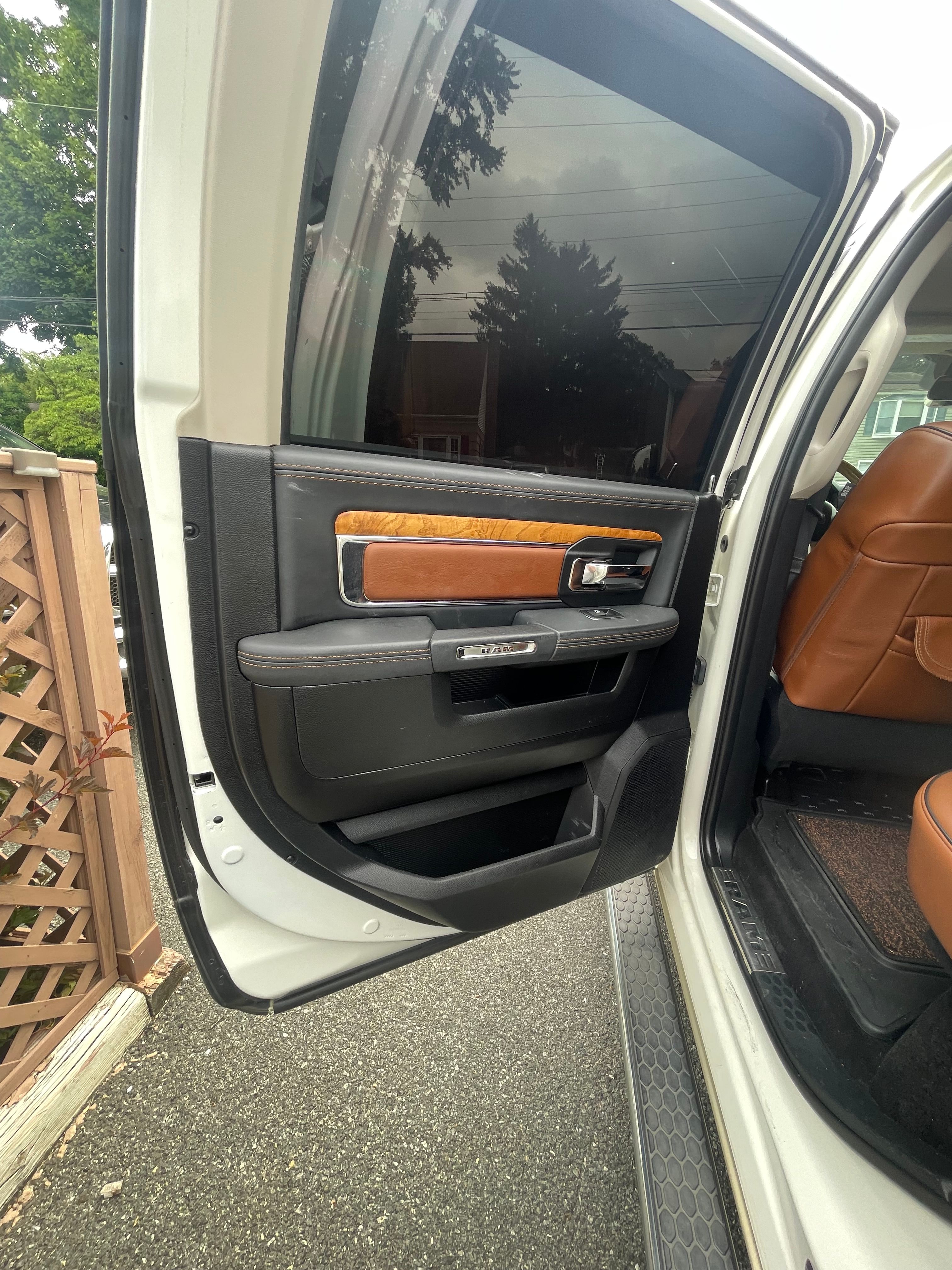 Used 2016 RAM 1500 Laramie Longhorn w/ Convenience Group AWD/4WD image 12