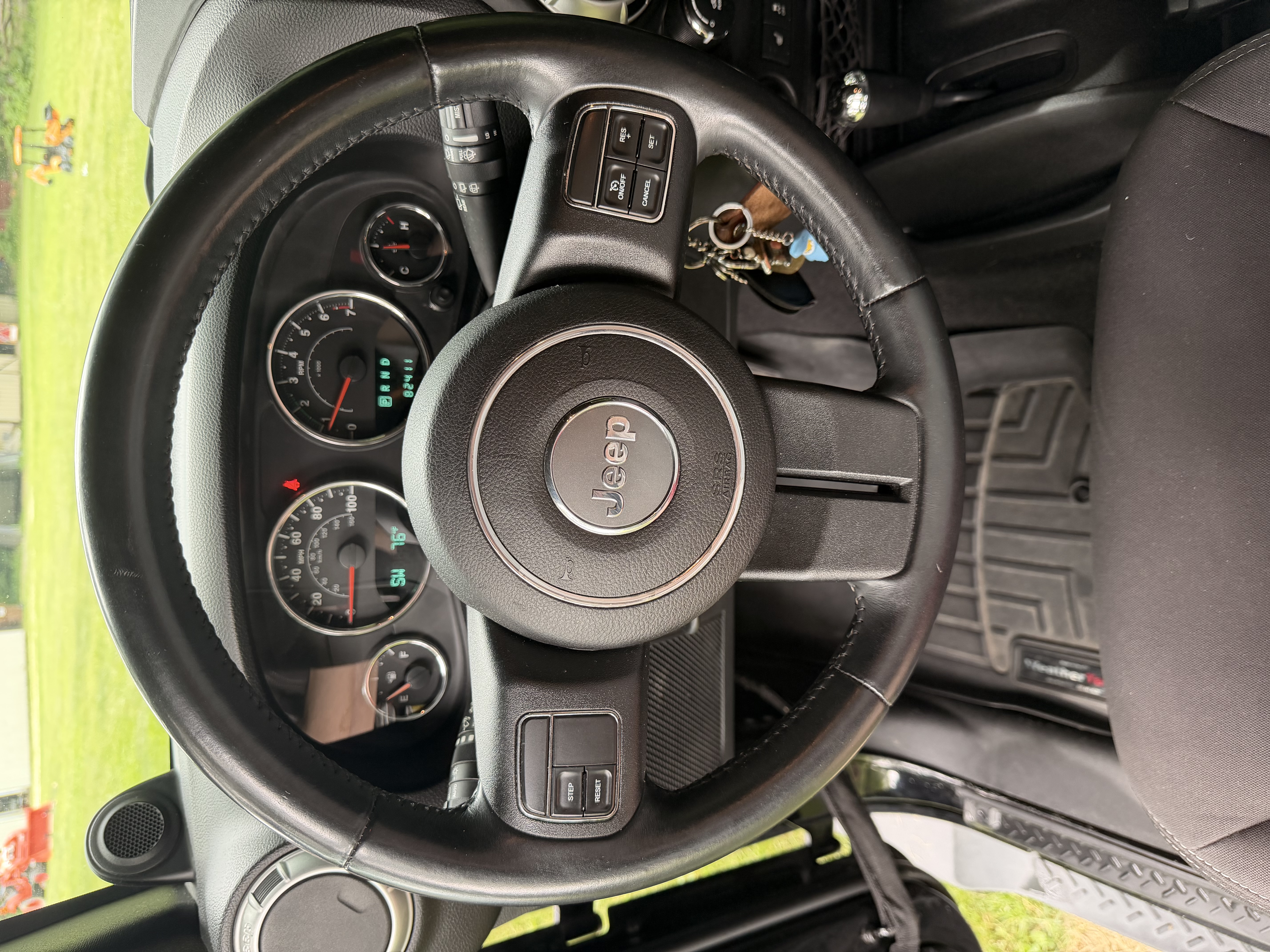 Used 2013 Jeep Wrangler Unlimited Sahara AWD/4WD image 6