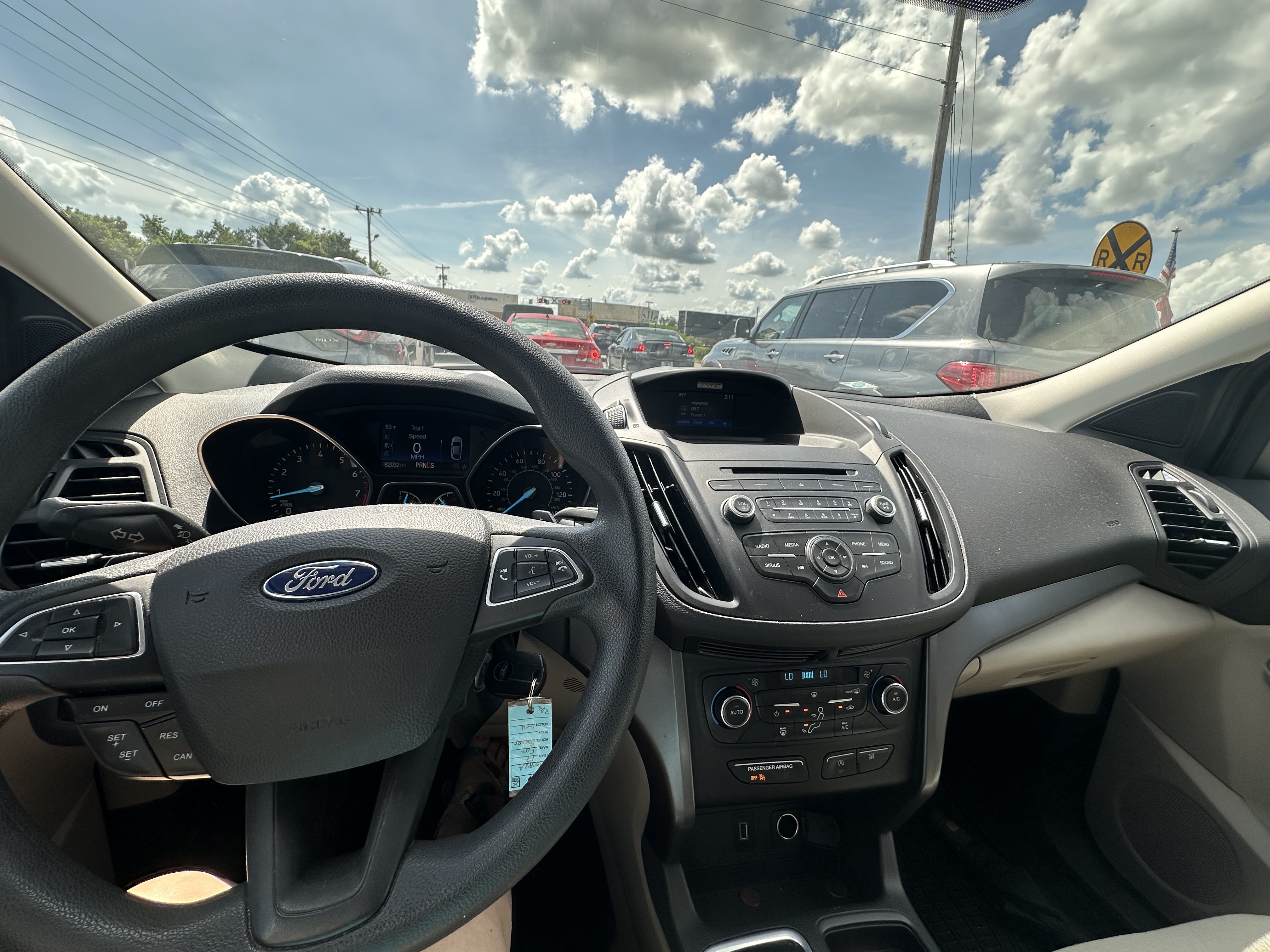Used 2017 Ford Escape SE FWD image 9