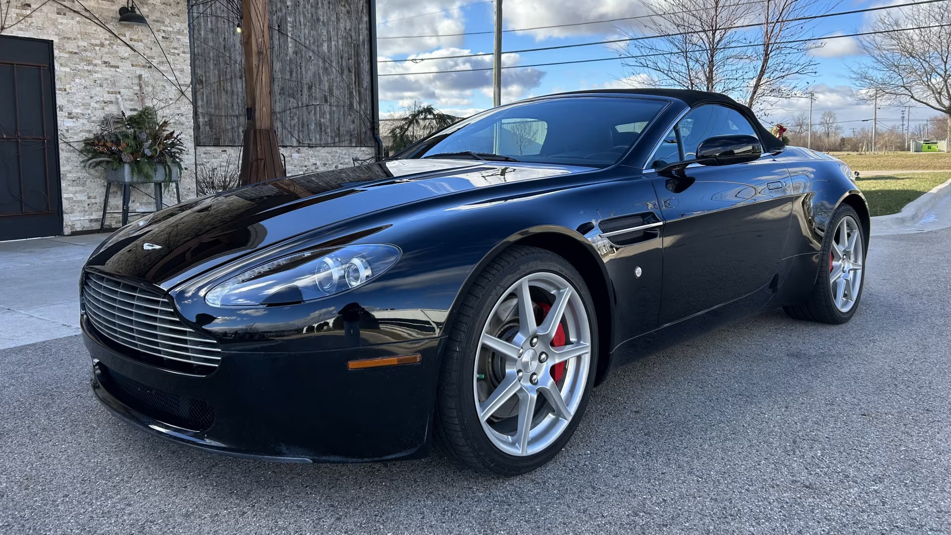 Used 2008 Aston Martin V8 Vantage Roadster RWD image 12