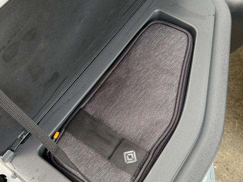 Used 2022 Rivian R1T Adventure image 21