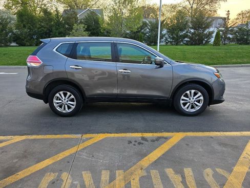 Used 2016 Nissan Rogue SV w/ SV Premium Package image 4