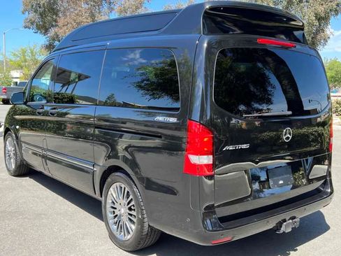 Used 2018 Mercedes-Benz Metris Passenger image 6