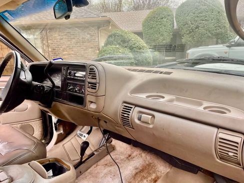 Used 1996 Chevrolet Tahoe 4WD 2-Door image 6