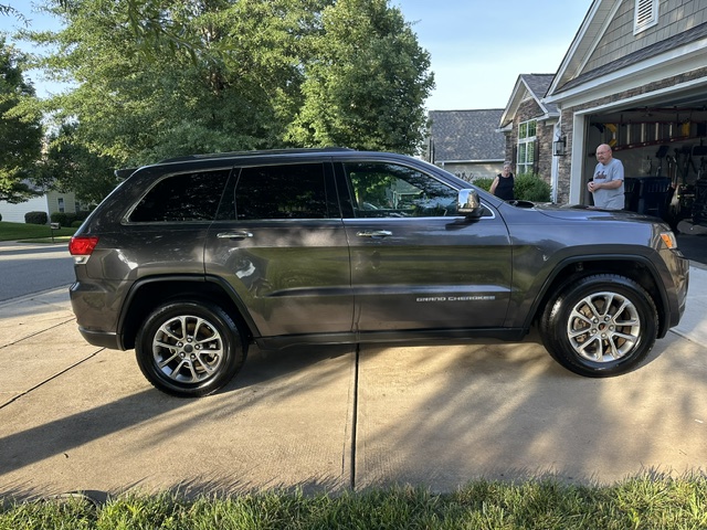 Used 2016 Jeep Grand Cherokee Limited AWD/4WD image 5