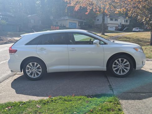 Used 2015 Toyota Venza LE image 12