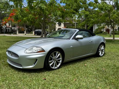 Used 2010 Jaguar XKR R RWD image 8