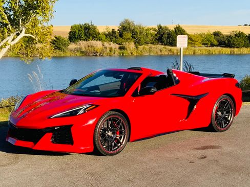 Used 2024 Chevrolet Corvette Z06 image 25