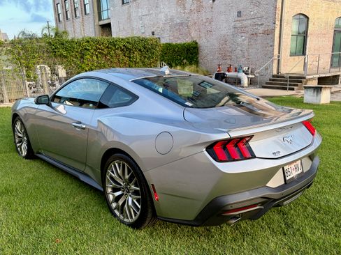 Used 2024 Ford Mustang Premium RWD image 5