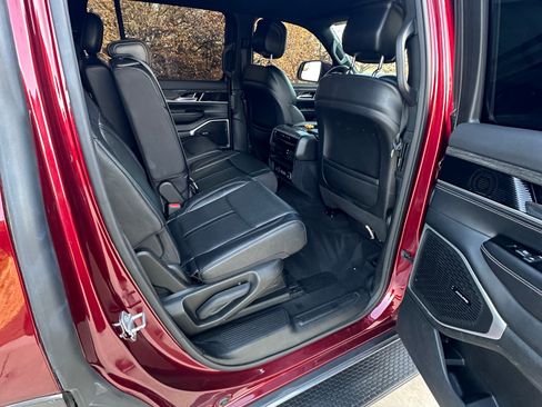 Used 2022 Jeep Wagoneer Series II image 10