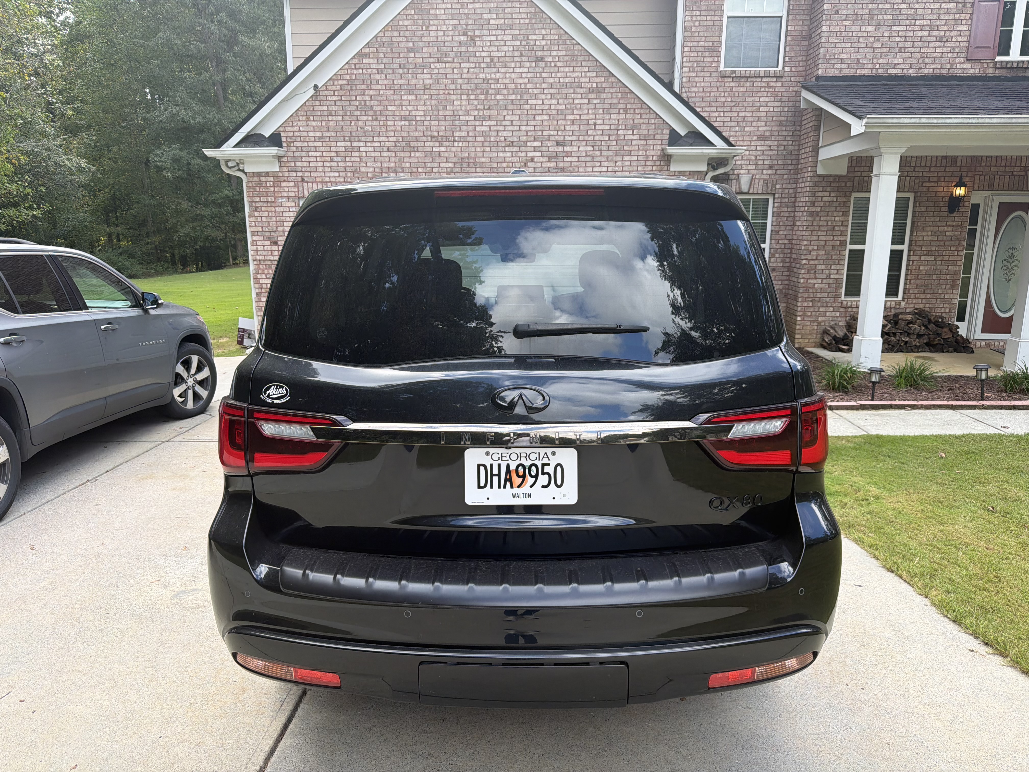 Used 2022 INFINITI QX80 Premium Select w/ Cargo Package RWD image 4