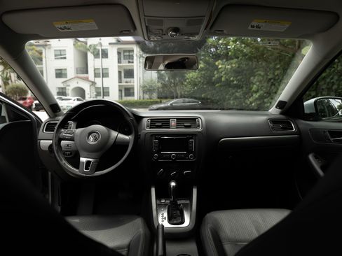 Used 2013 Volkswagen Jetta TDI image 13