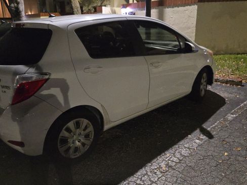 Used 2012 Toyota Yaris LE image 8