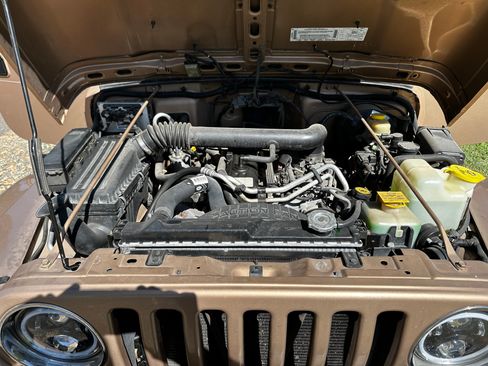 Used 2000 Jeep Wrangler Sahara AWD/4WD image 9