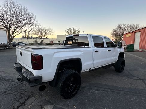 Used 2017 GMC Sierra 2500 Denali w/ Duramax Plus Package image 6