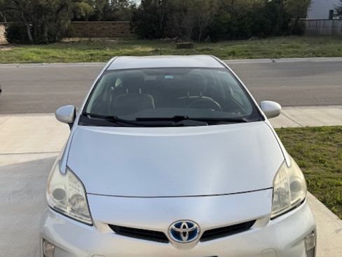 Used 2013 Toyota Prius Two image 2