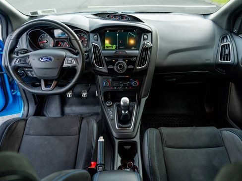 Used 2017 Ford Focus RS AWD/4WD image 15