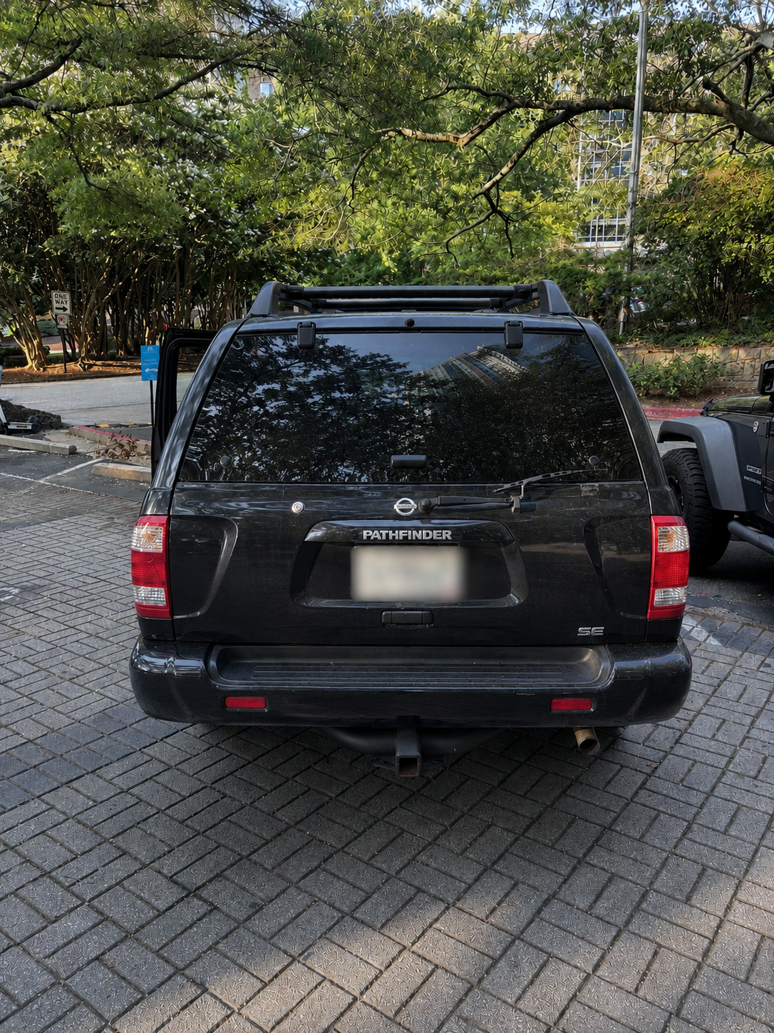 Used 2002 Nissan Pathfinder SE RWD image 6