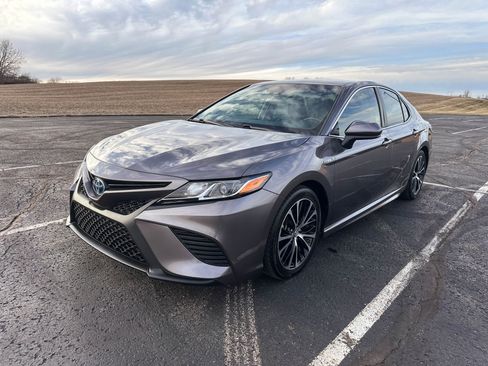 Used 2018 Toyota Camry SE w/ Protection Package (Q2) image 1