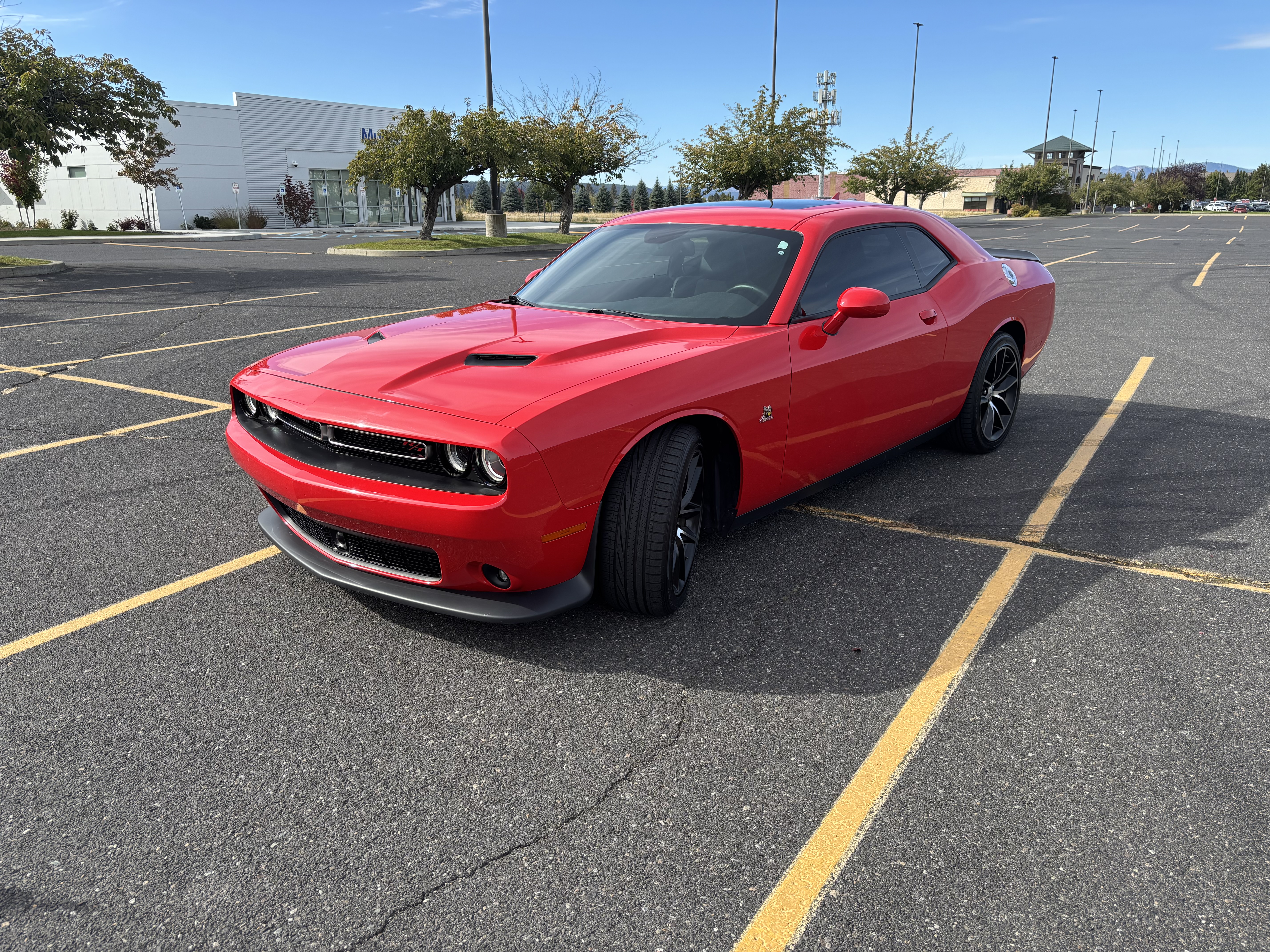 Used 2016 Dodge Challenger R/T Scat Pack w/ Leather Interior Group RWD image 12
