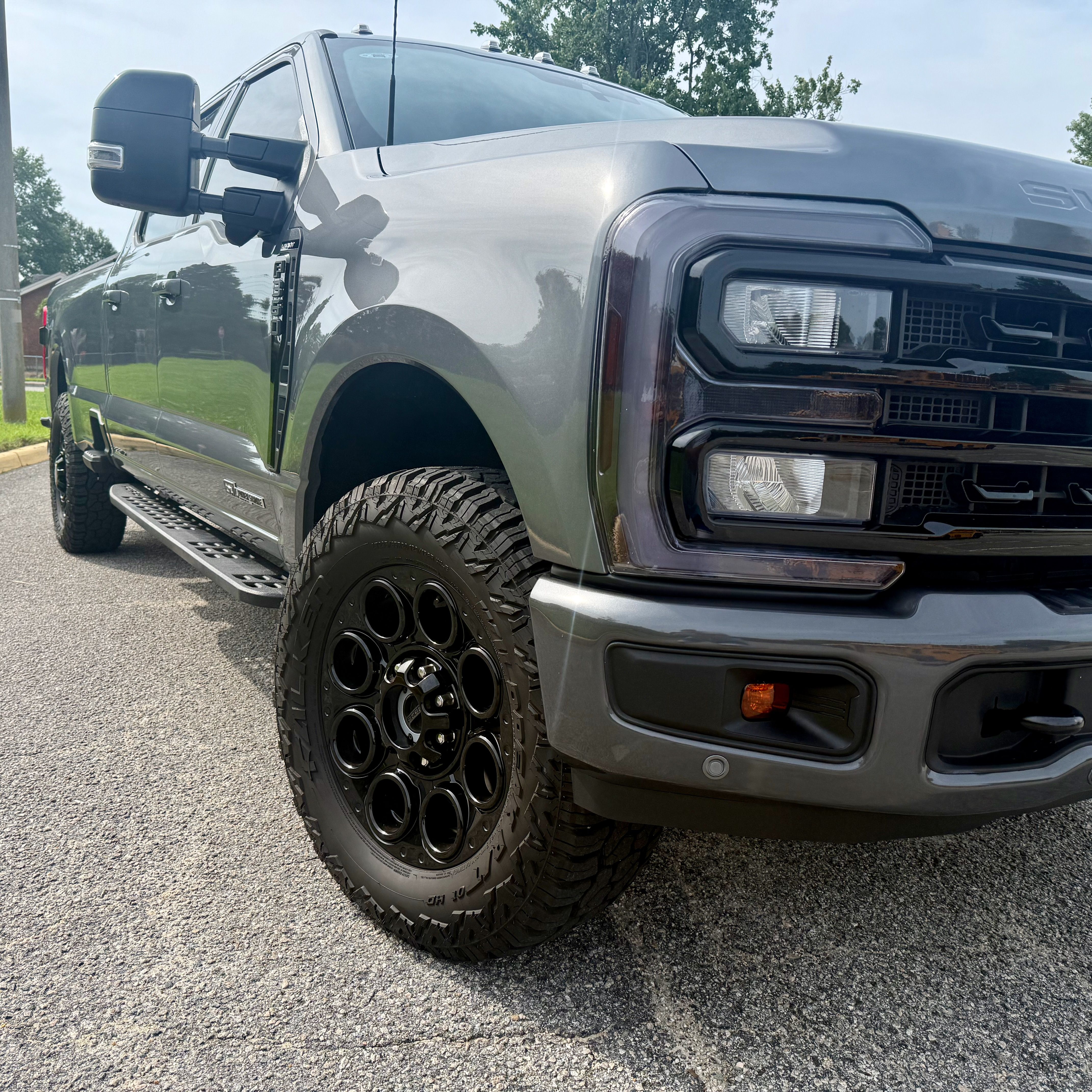 Used 2024 Ford F350 Lariat w/ Lariat Ultimate Package AWD/4WD image 2