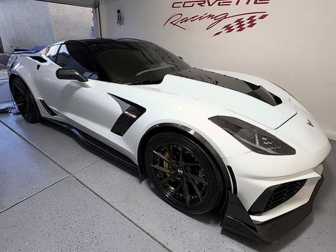 Used 2019 Chevrolet Corvette Z06 image 1