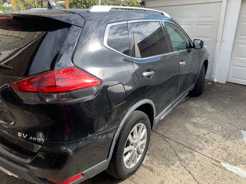 Used 2017 Nissan Rogue SV image 15