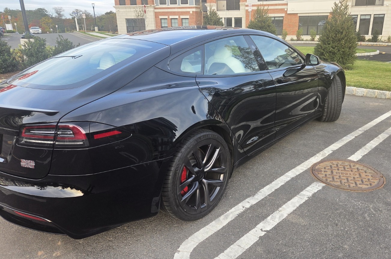 Used 2023 Tesla Model S Plaid AWD/4WD image 23