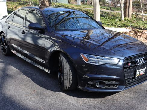 Used 2017 Audi S6 Premium Plus w/ S6 Sport Package image 4