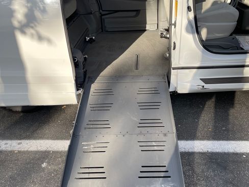 Used 2013 Toyota Sienna LE FWD image 18