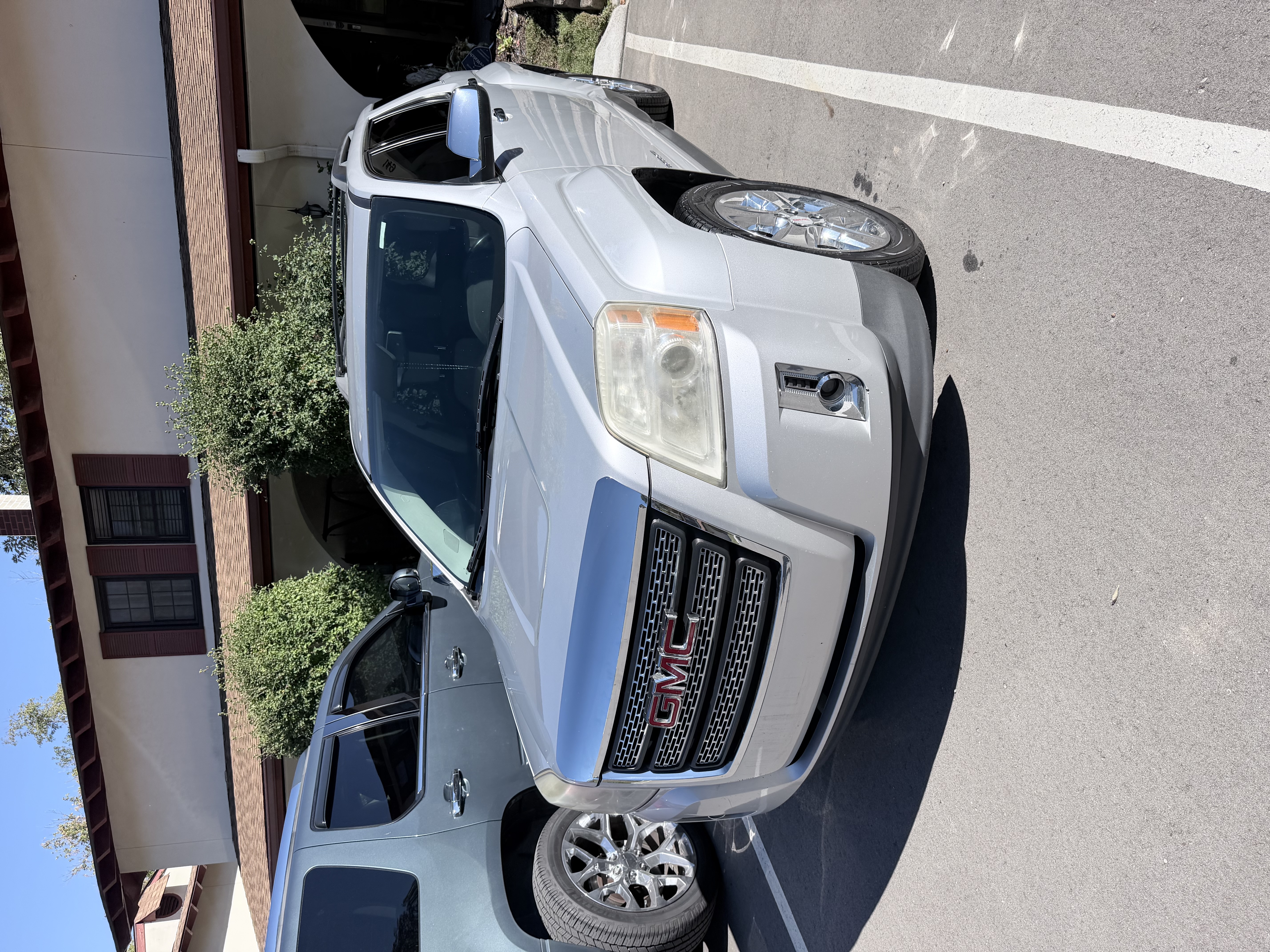 Used 2015 GMC Terrain SLT w/ Chrome Edition FWD image 1
