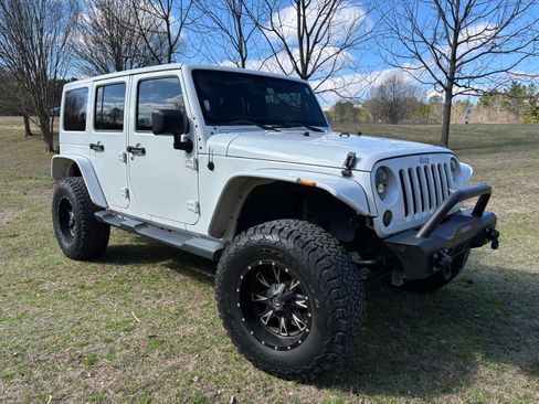 Used 2014 Jeep Wrangler Unlimited Sport w/ Quick Order Package 24S image 2