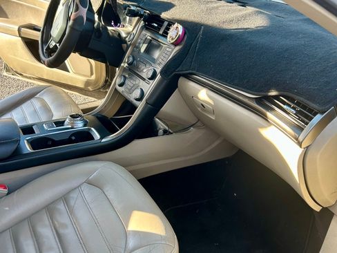 Used 2017 Ford Fusion SE image 17
