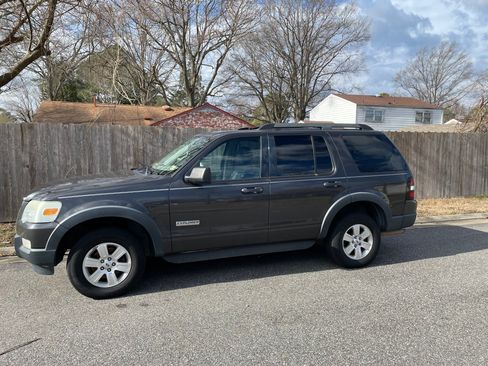 Used 2007 Ford Explorer XLT AWD/4WD image 9