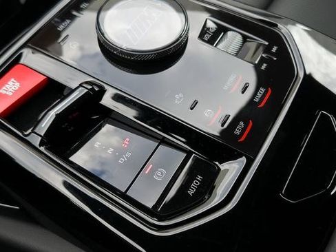 Used 2026 BMW M5 Touring AWD/4WD image 10