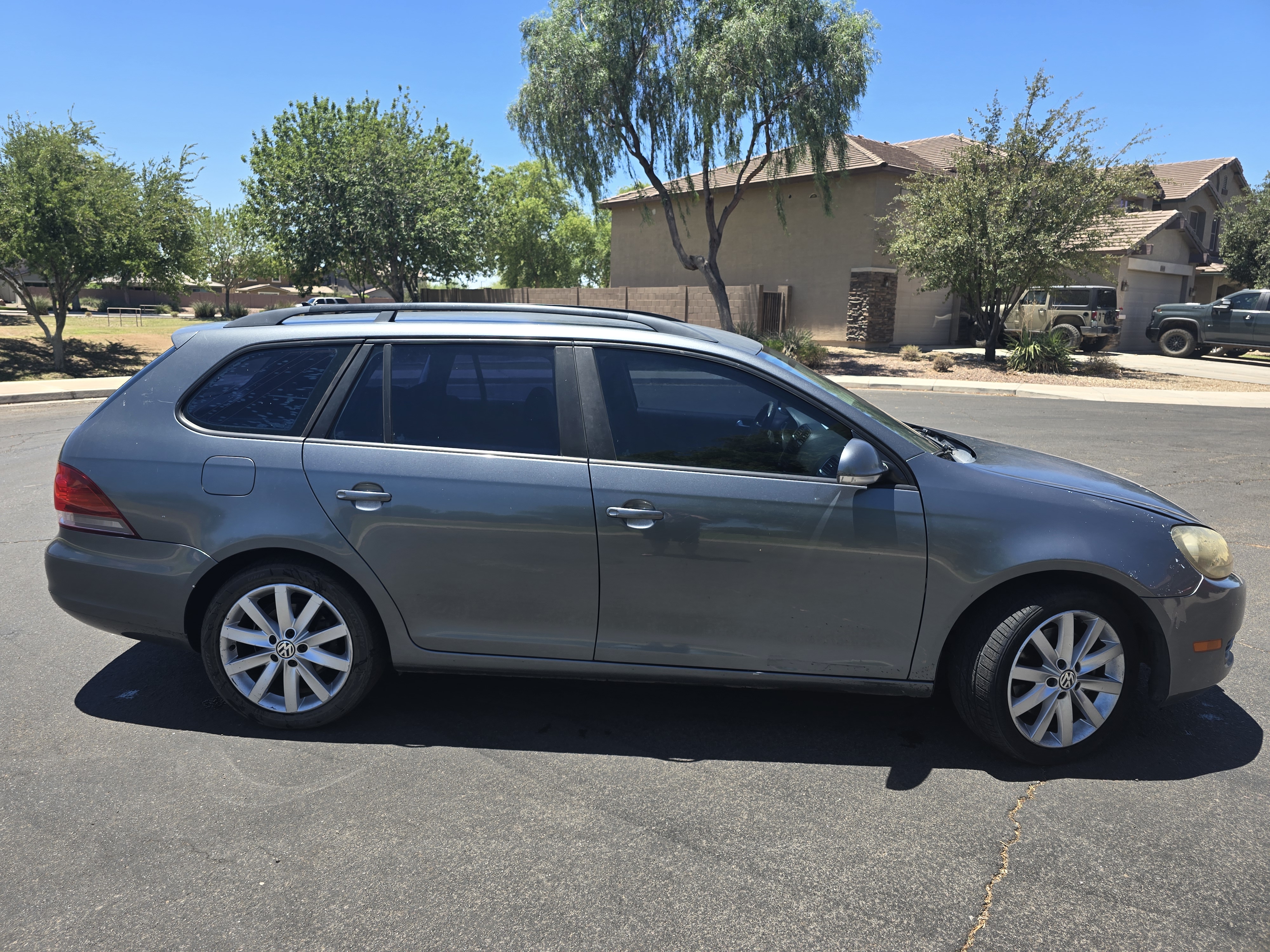 Used 2010 Volkswagen Jetta TDI FWD image 9