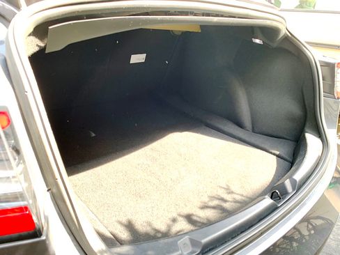 Used 2018 Tesla Model 3 Long Range RWD image 15